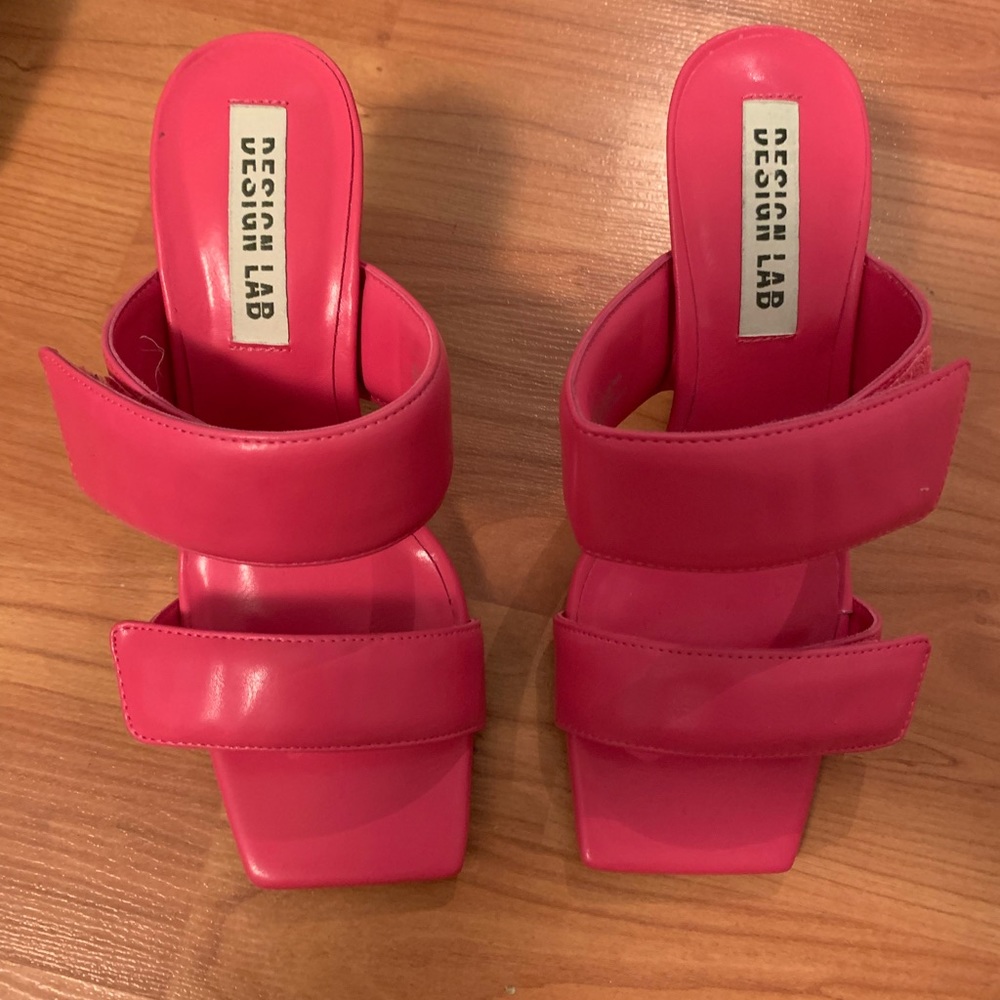 New Design Lab sandals with heel